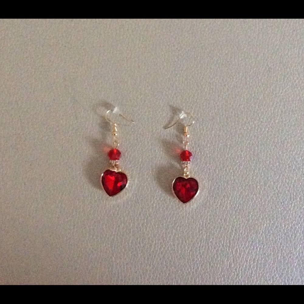 New Valentine gift gorgeous Heart Earrings ♥️ NWT - Picture 6 of 8
